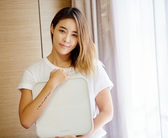 woman holding plate